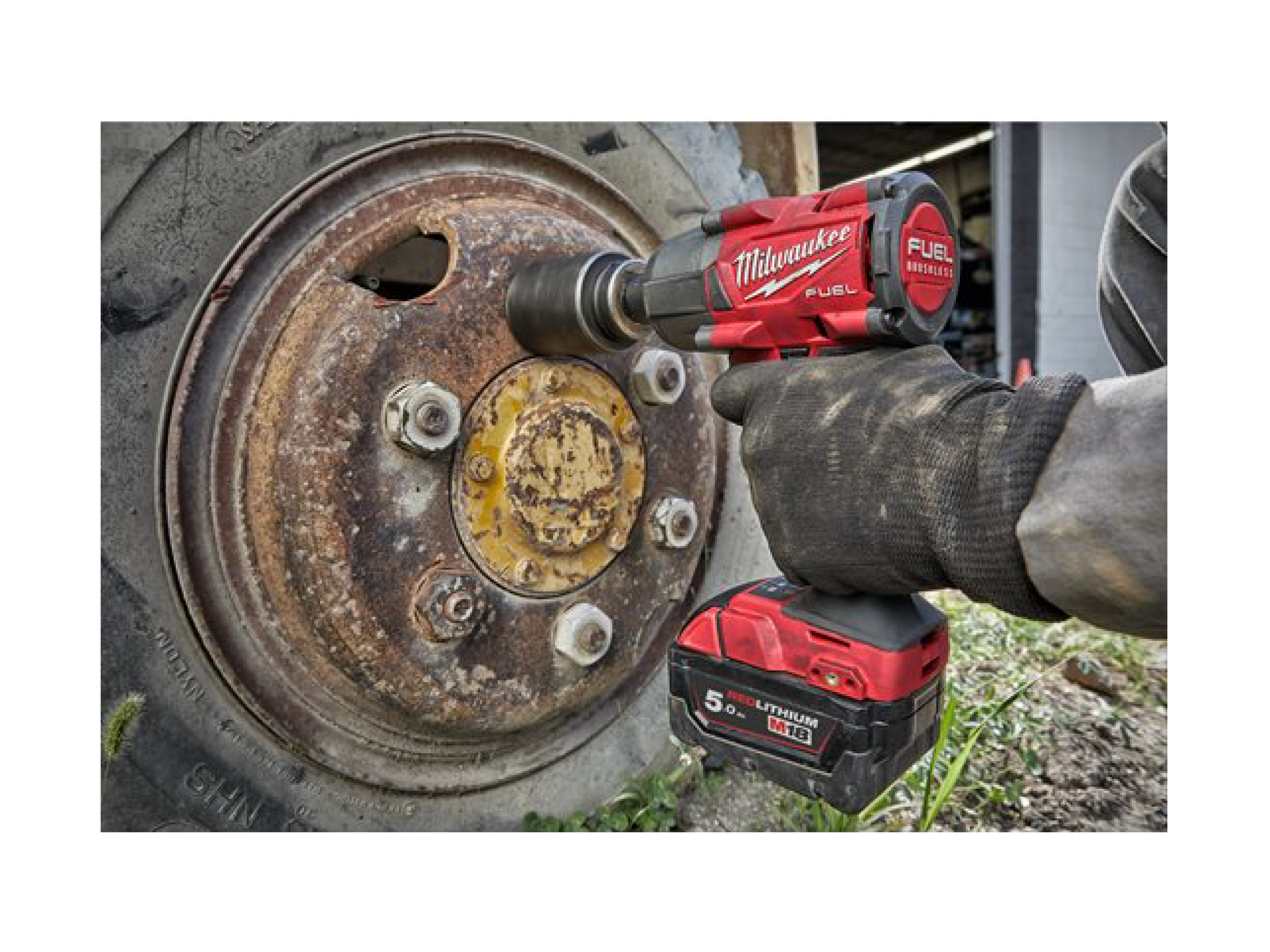 Milwaukee M18 FUEL™ 1/2インチ 745Nm インパクトレンチ (充電器 