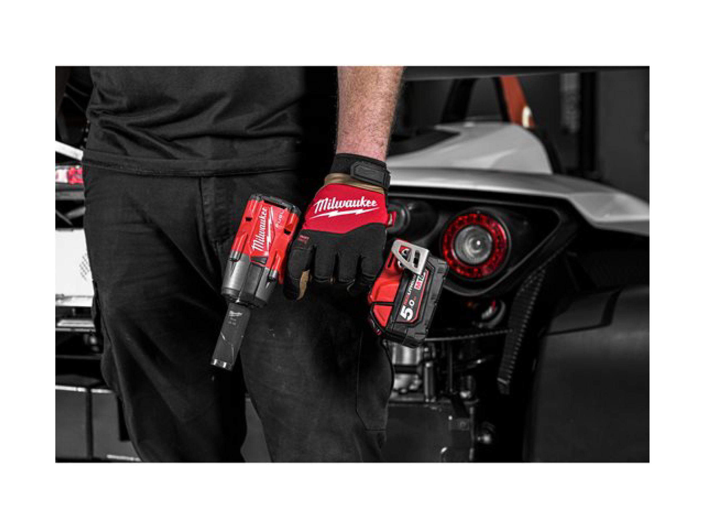 Milwaukee M18 FUEL™ 1/2インチ 745Nm インパクトレンチ (充電器 